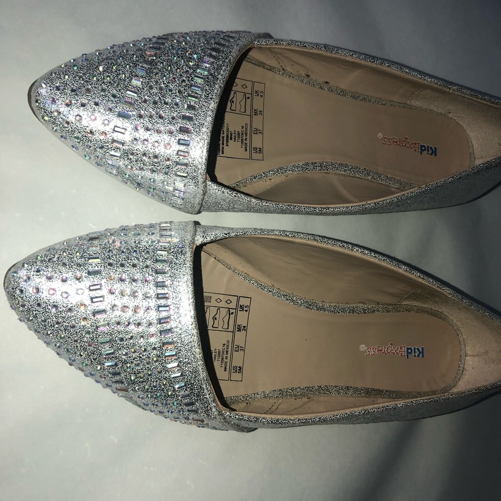 Beautiful Pointed flats - Picture 3 of 7